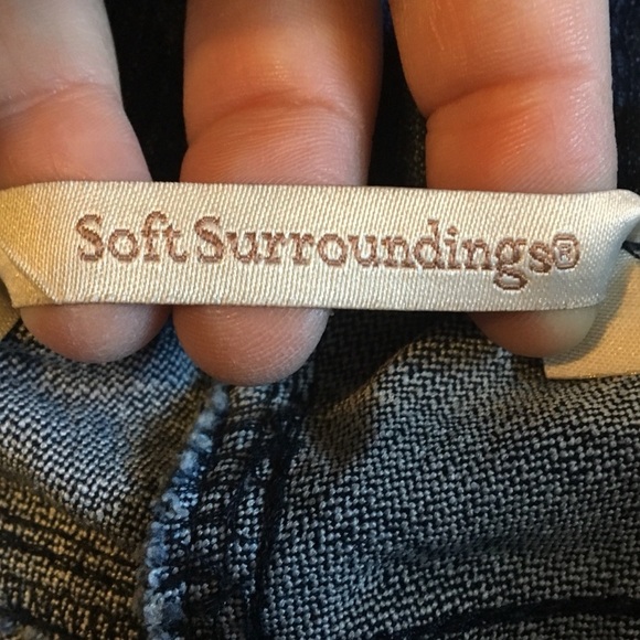 Soft Surroundings elastic denim jean shorts small - Picture 6 of 8